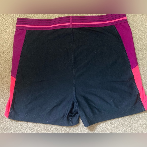 Under Armour spandex bike shorts - size small - Picture 2 of 4